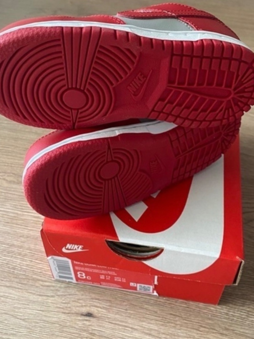 NIB Nike Dunk Low UNLV 8C - Picture 3 of 4